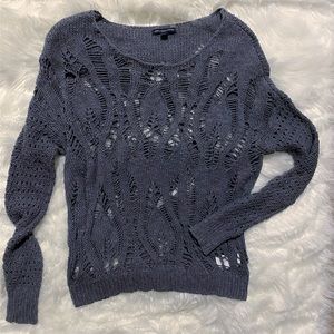 American Eagle Distressed Sweater Size Medium